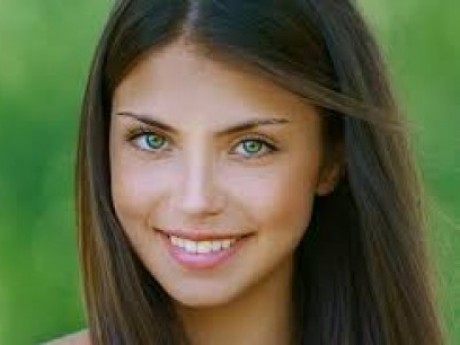 Character Nina Maldova